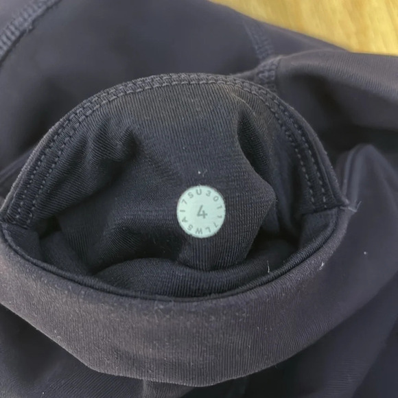 Lululemon | Anew Legging / Tight in Black Currant - Picture 9 of 13